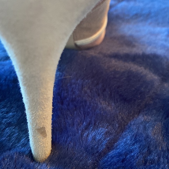 Nine West suede heels. Size 9.5 - Picture 6 of 6